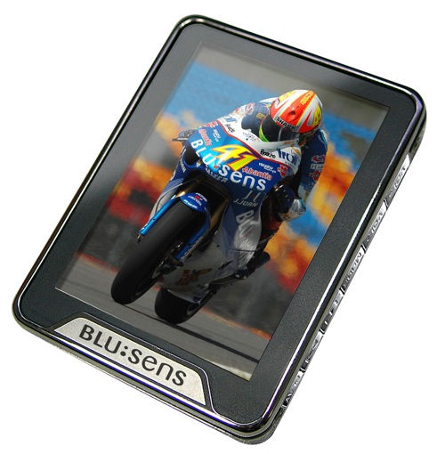 BLU:sens P27 personal media player plays music, videos and has a mic with built-in speakers