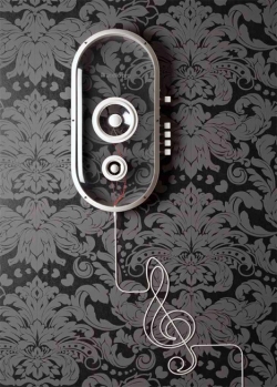 Plug and play wireless speaker system concept