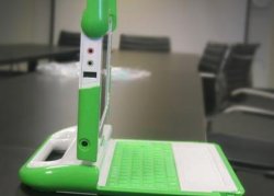 Negroponte extends OLPC give one get one purchase offer until December 31