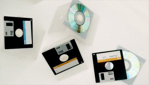 http://www.slipperybrick.com/wp-content/uploads/2007/12/floppy-cdr.jpg