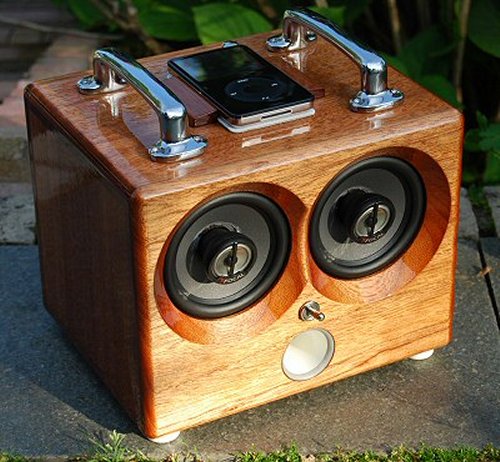 The Thodio Box iPod Dock