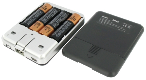 Tekkeon TekCharge mobile power uses AA batteries