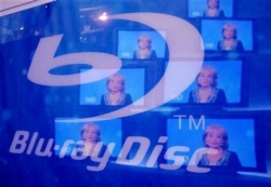 Paramount goes Blu-ray making it the last of the major studios