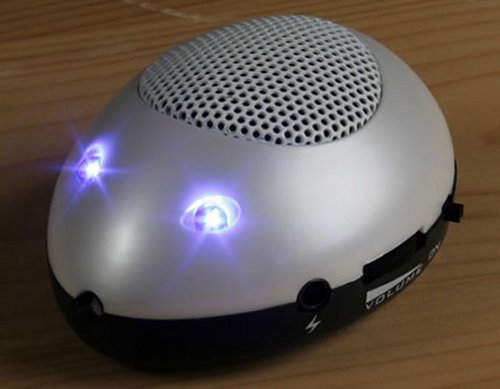 Mini Mouse USB speaker creeps me out