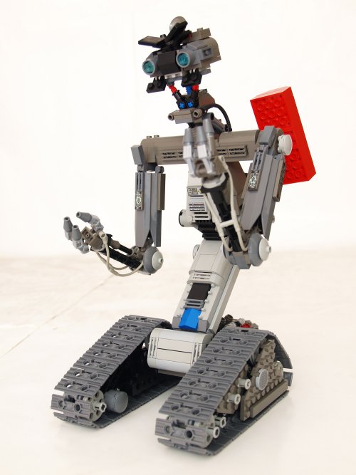 Lego Johnny Five seems very alive