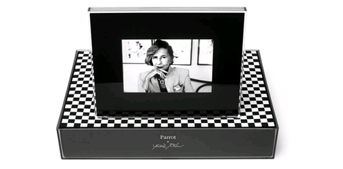 Parrot Digital Photo Frame by Andrée Putman