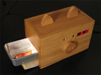 Wake n’ Bacon alarm clock and heart attack in one unit