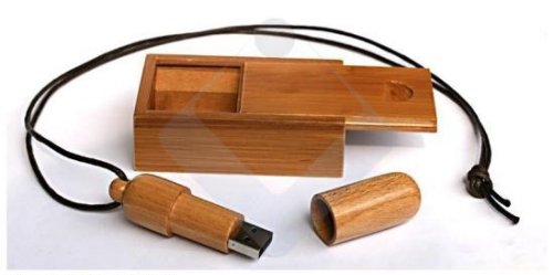 Woody Bamboo, an eco-friendly USB flash drive with style