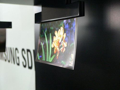 Samsung shows off transparent .05mm “flapping” OLED panels