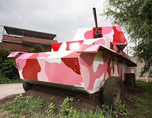 pink tank: It shoots hot dogs