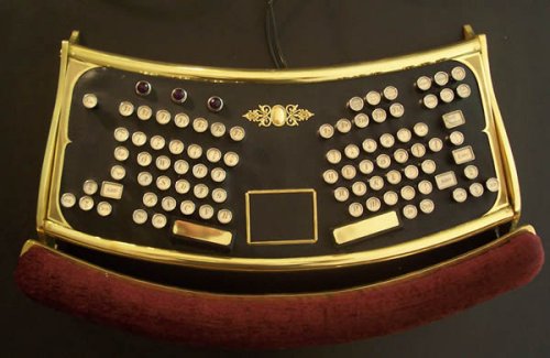 Datamancer’s ergonomic Steampunk keyboard