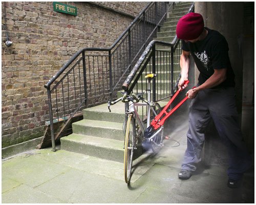 Exploding bike lock keeps your ride safe