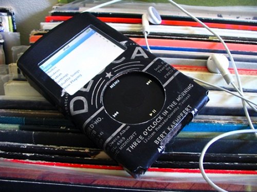iPod Cases made from old 45 RPM records