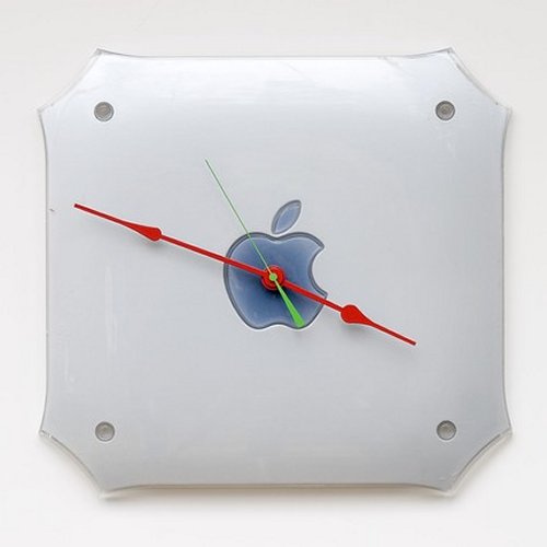 Apple Clock made from Mac G4 side panel