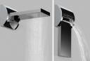 Aquavolo showerhead both rains and pours