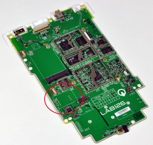 Kindle 2 ripped open, contains space for a SIM card