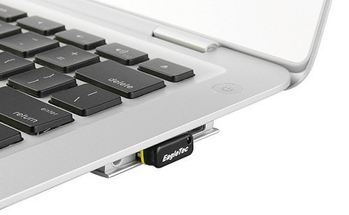 EagleTec Nano 4/8GB flash drive is tiny