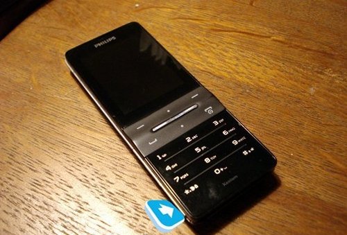 Philips X550 with month-long phone battery life