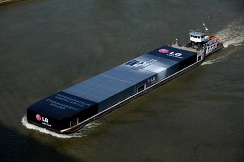 LG converts container ship into a huge advertisement for eco-friendly fridge
