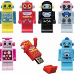 Robot USB flash drives with personality