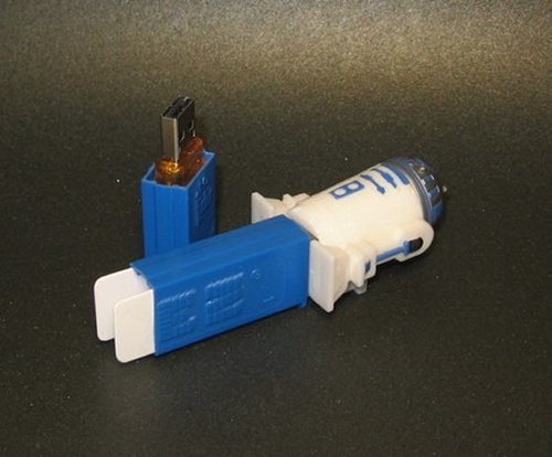 R2D2 Pez Dispenser USB Flash Drive