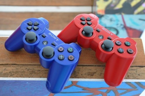 Red and blue DualShock 3 controllers arrive in October