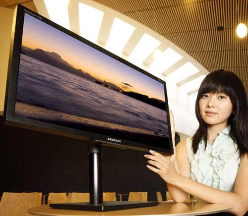Samsung announces two SyncMaster 80 LCD displays