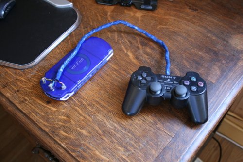Modder hacks PSP for DualShock 2 control