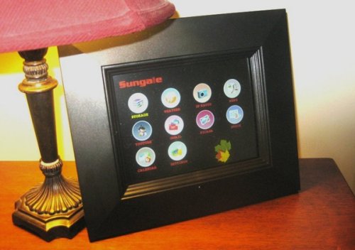 Sungale ID800WT 8 inch Digital Photo Frame