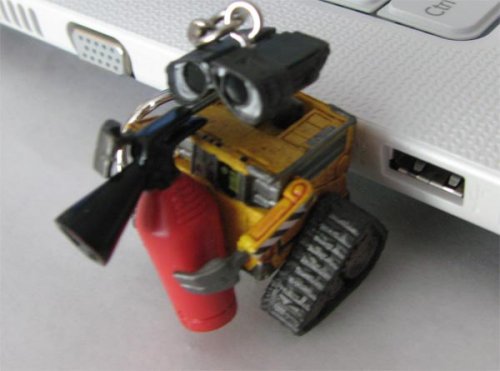 Homemade Wall-E USB drive is adorable