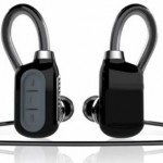 iPhone 3GS-controlling Bluetooth headphones