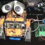 Mail E: Papercraft Wall-E checks your email