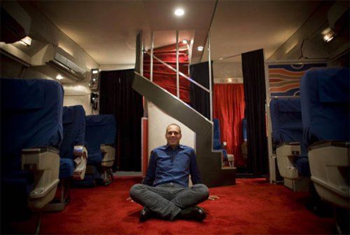 Guy builds a First-Class Pan Am Cabin in his garage
