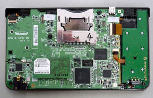 Nintendo DSi LL gets dissected