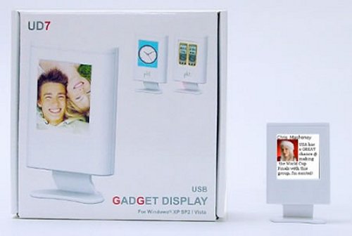 UD7 USB display reads Tweets