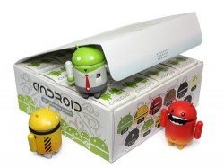 Dyzplastic's Android figurines