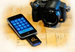 zoomIt adds SD card access to iPhone, iPod touch
