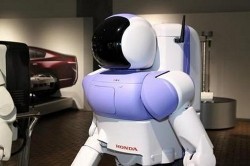 Honda redesigns Asimo