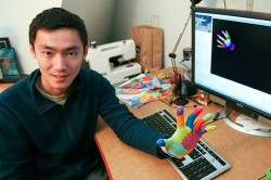 MIT student develops colorful 3D gloves for better gesture based applications