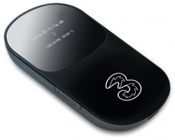 Huawei intros 3G pocket router with OLED display
