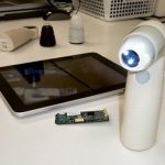 AirMicro Model A1 Microscope connects to the iPad wirelessly