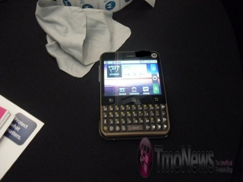 Motorola Charm in the wild