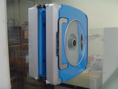 Windoro windows cleaning robot