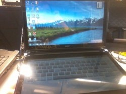 Acer's dualscreen laptop with Core i5 CPU?