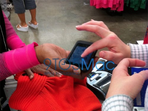 Apple ZipCheck used in select Old Navy stores
