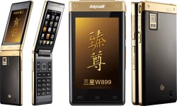 Samsung ships Android phone with dual Super AMOLED screens