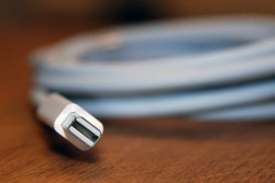 Apple applies for Thunderbolt trademark