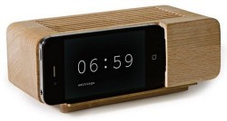 Wireless iPhone 4 alarm dock does nothing, but looks good doing it
