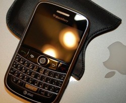 RIM Cutting 2,000 Jobs
