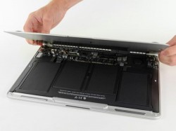 iFixit tears down new MacBook Air